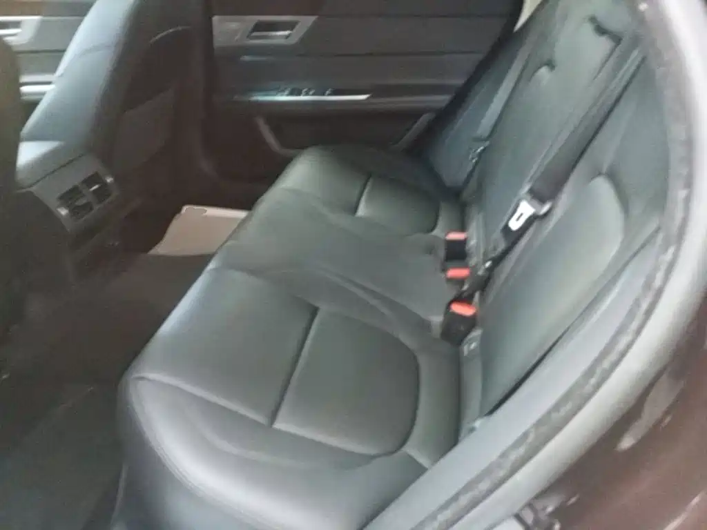 Jaguar XFL — миниатюра 17