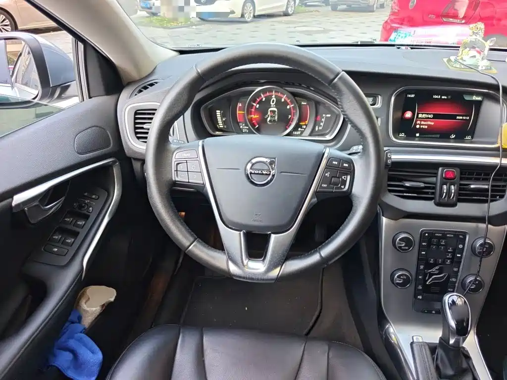 Volvo V40 — миниатюра 6