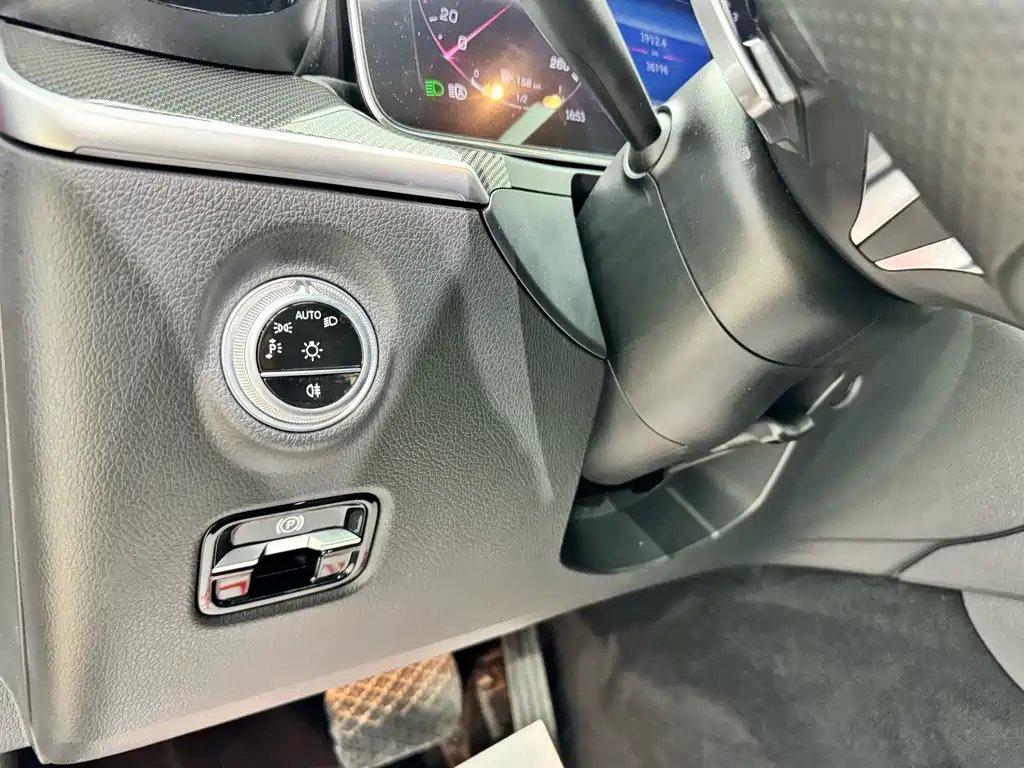Mercedes-Benz C-Class — миниатюра 15