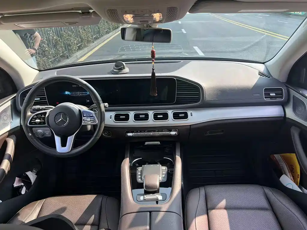 Mercedes-Benz GLE (Import) — миниатюра 7