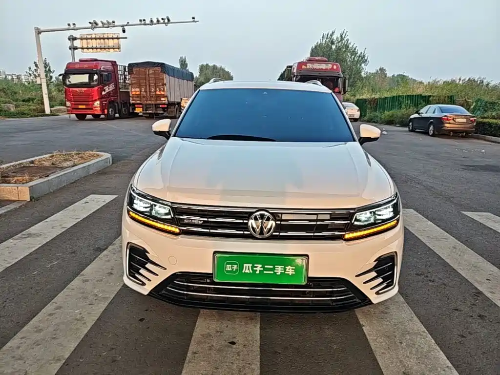Volkswagen Tiguan L PHEV — миниатюра 3