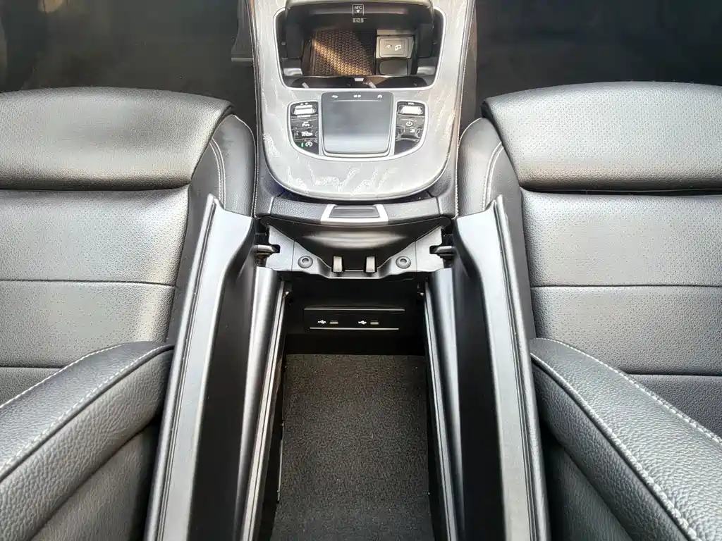Mercedes-Benz E-Class — миниатюра 16