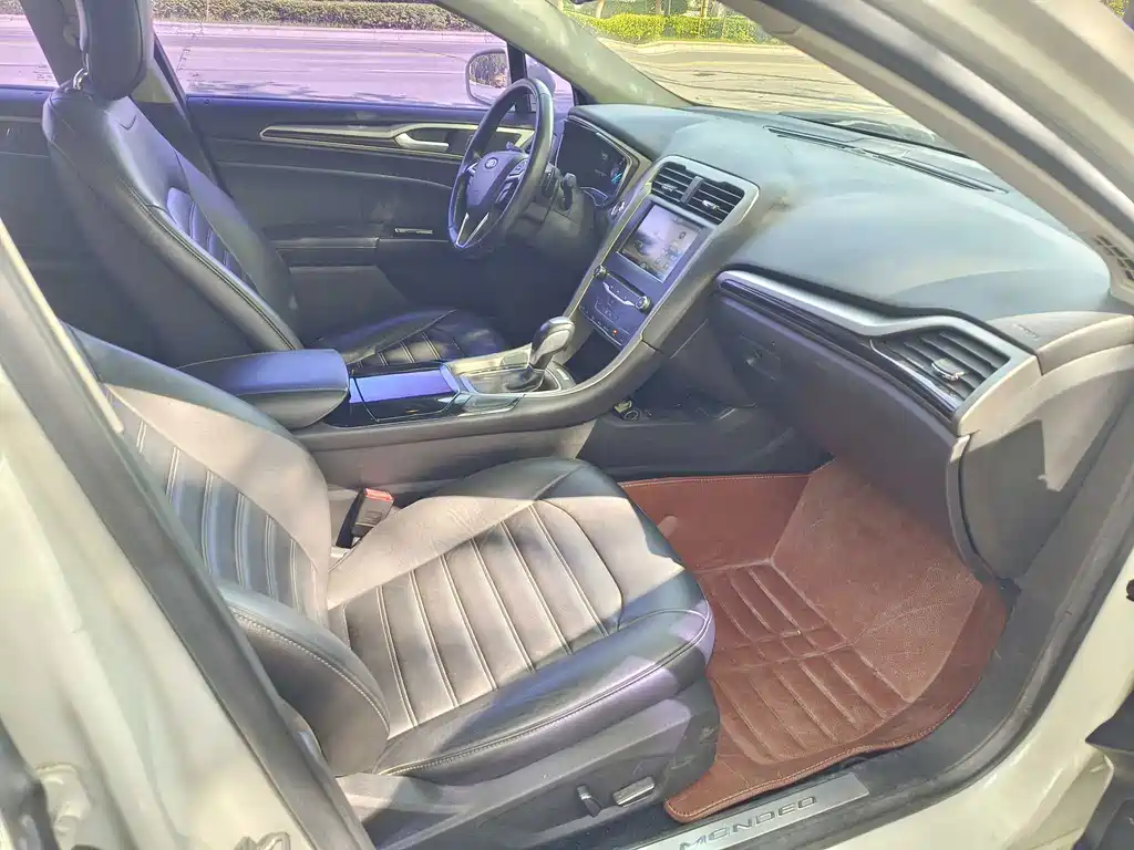 Ford Mondeo — миниатюра 7