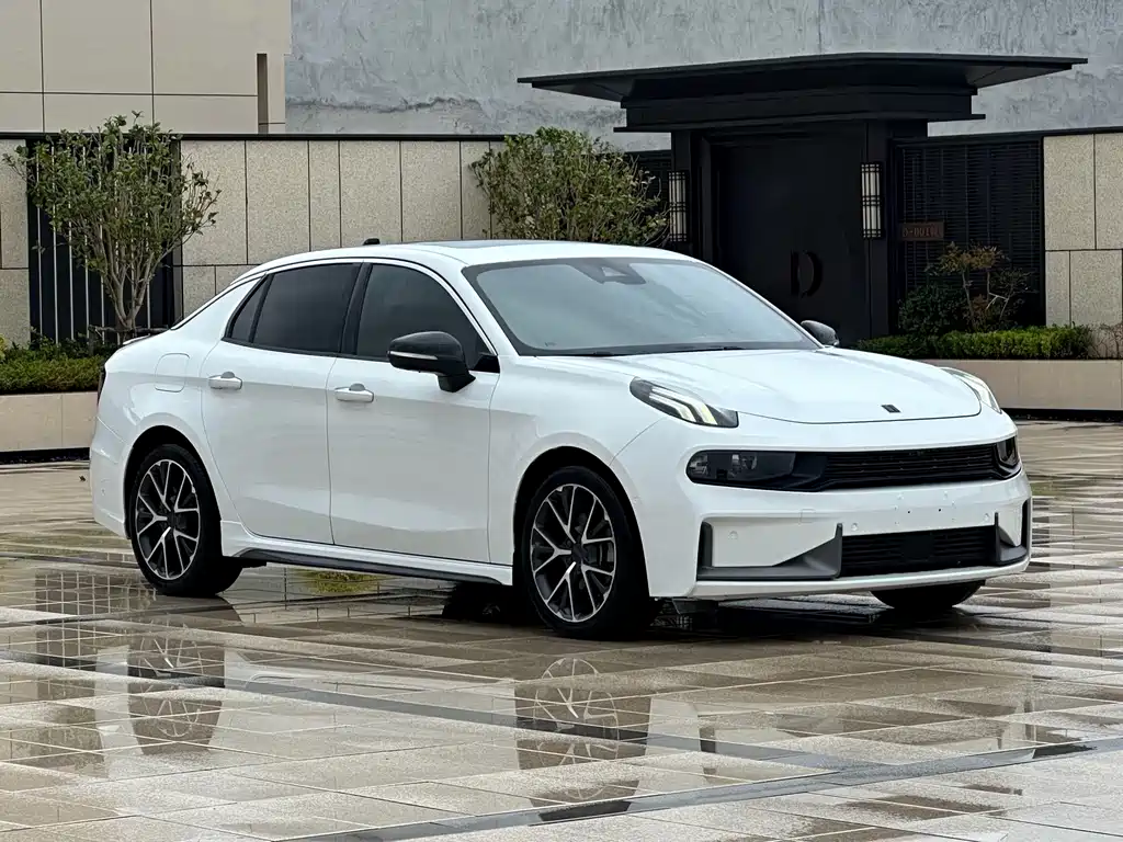 Lynk & Co 03 — миниатюра 3