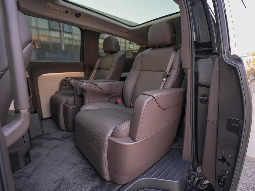 Li Auto Li MEGA — миниатюра 18