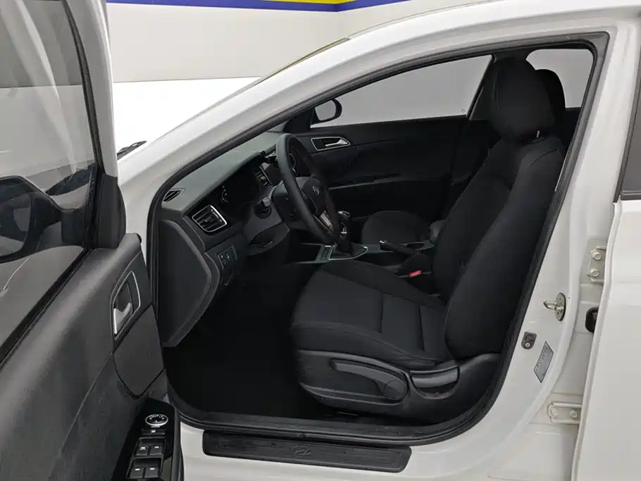 Hyundai Mistra — миниатюра 9