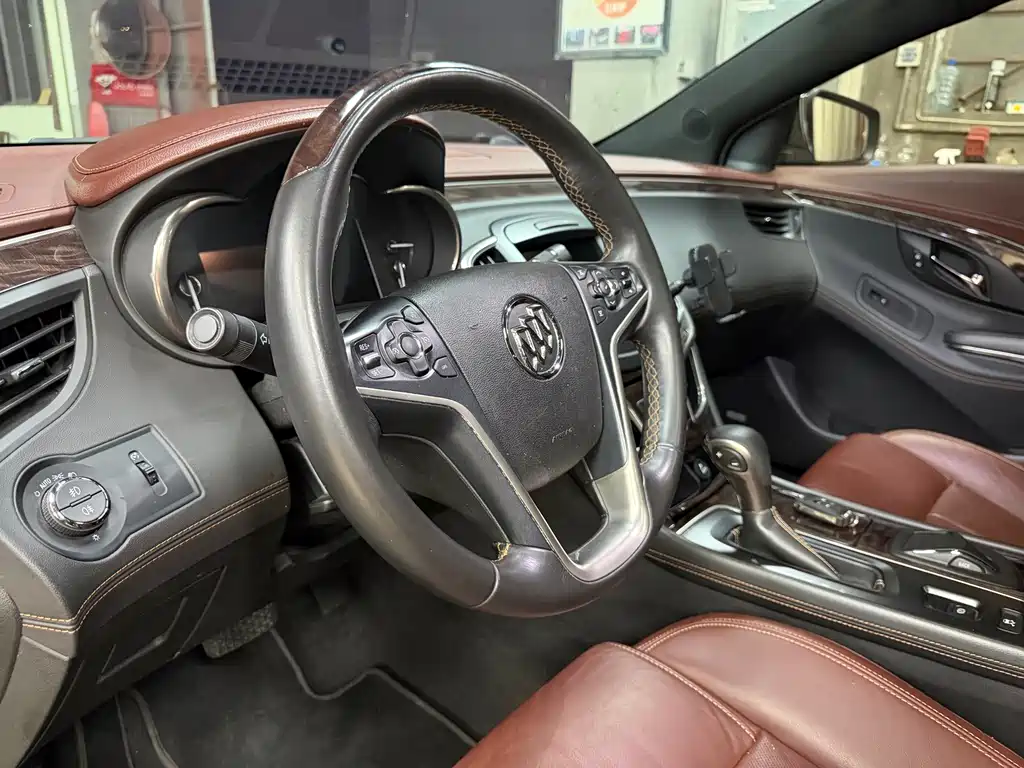 Buick LaCrosse — миниатюра 9