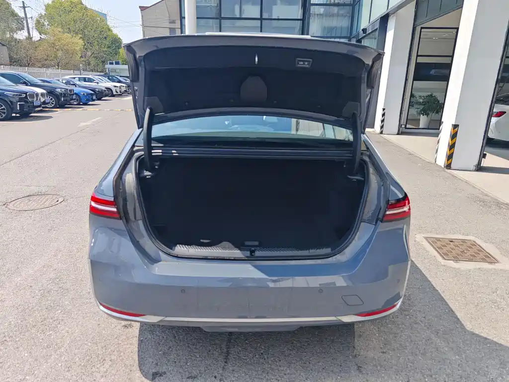 BMW i5 2024 eDrive 35L Premium Luxury