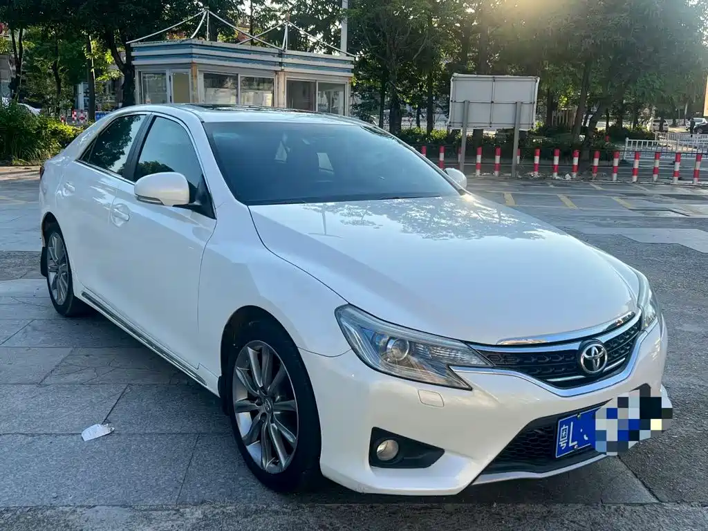 Toyota Reiz — миниатюра 3