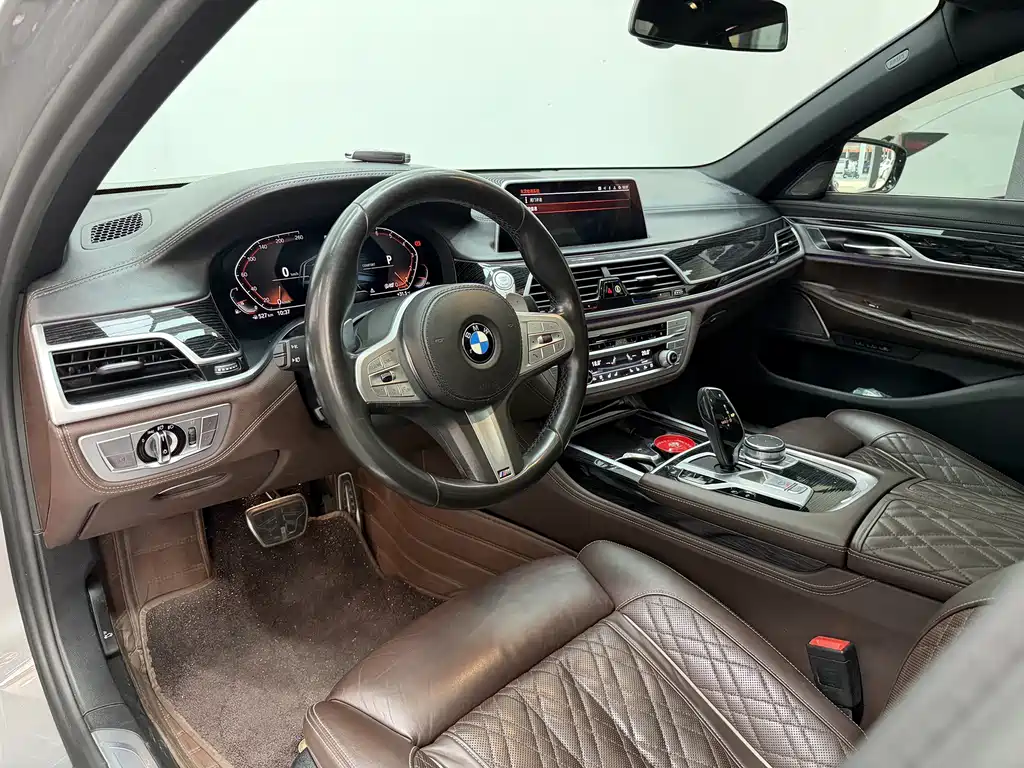BMW 7 Series — миниатюра 7