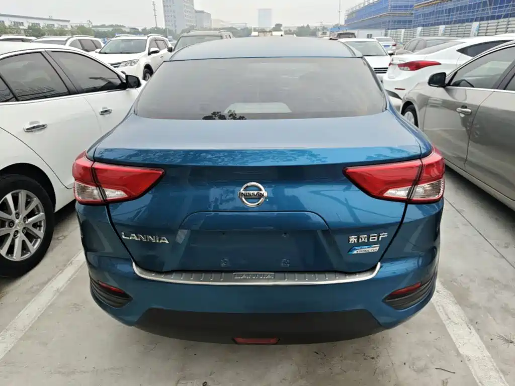 Nissan Bluebird — миниатюра 6