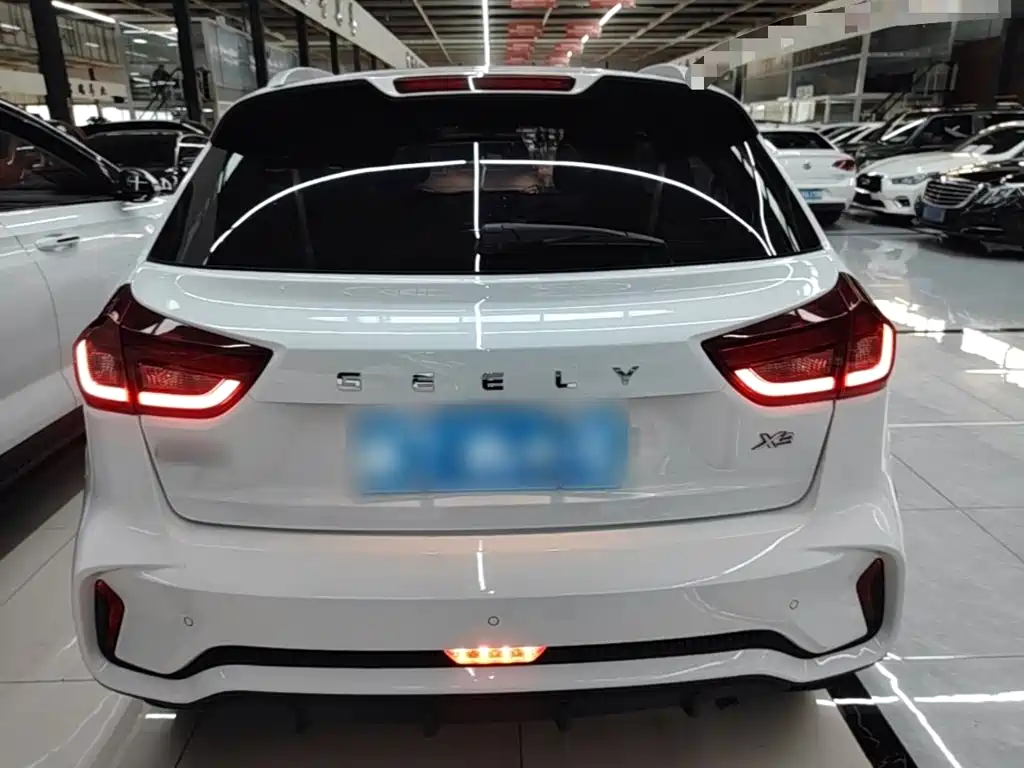 Geely Vision X3 — миниатюра 6