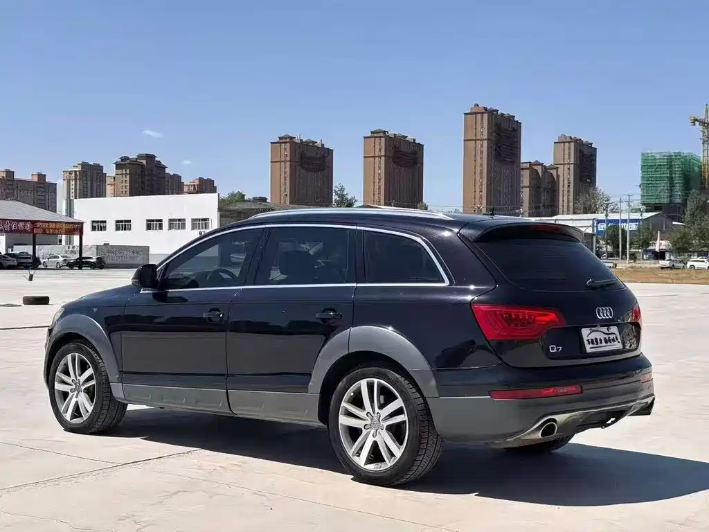 Audi Q7 — миниатюра 7