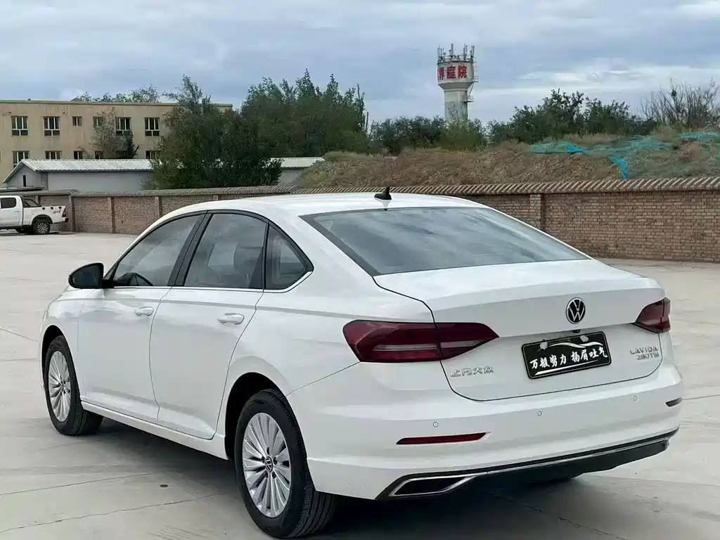 Volkswagen Lavida — миниатюра 7