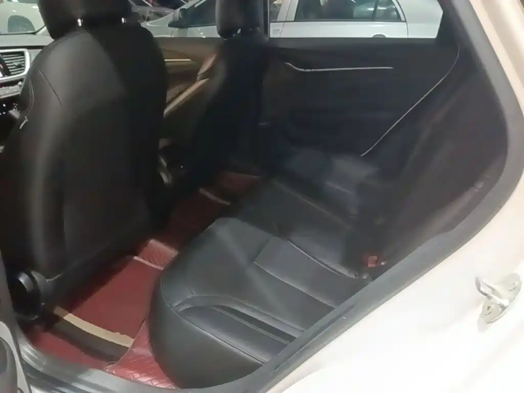 Buick Excelle — миниатюра 17