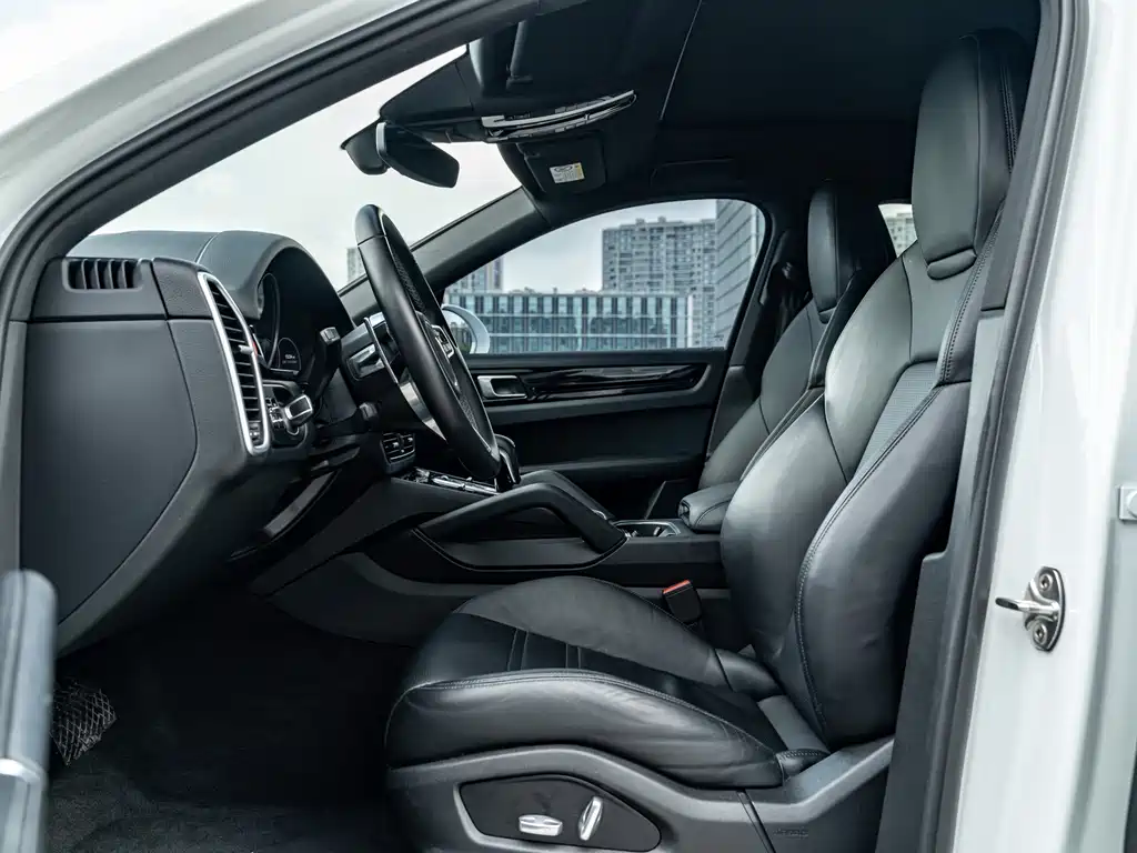 Porsche Cayenne — миниатюра 11