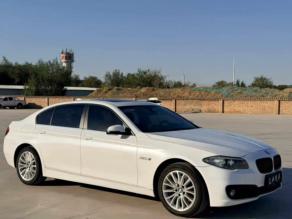 BMW 5 Series — миниатюра 3