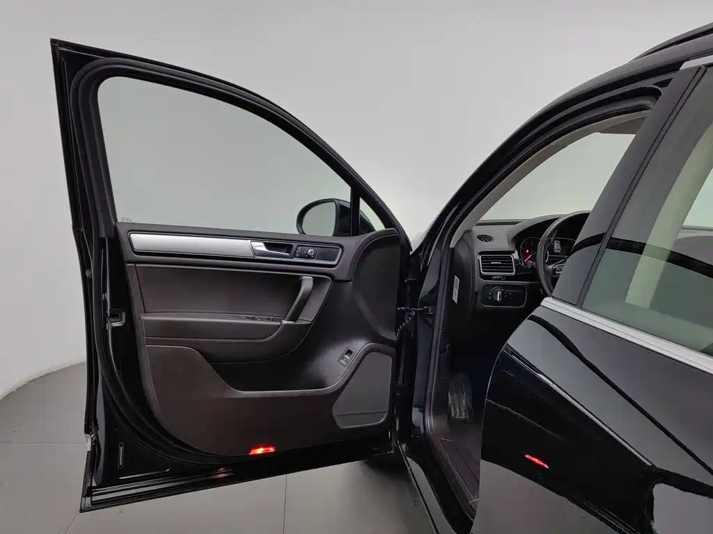 Volkswagen Touareg — миниатюра 8
