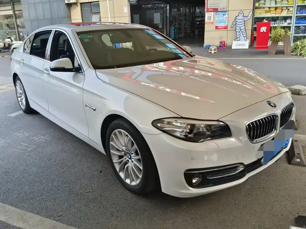 BMW 5 Series — миниатюра 3