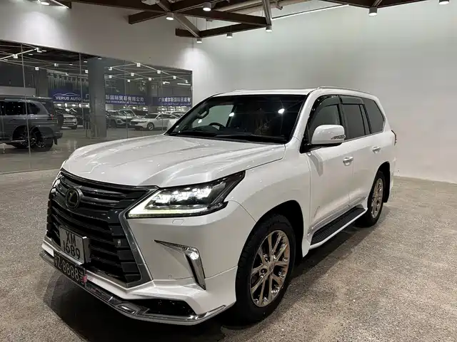 Lexus LX