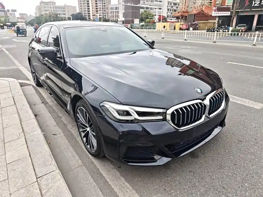 BMW 5 SERIES
