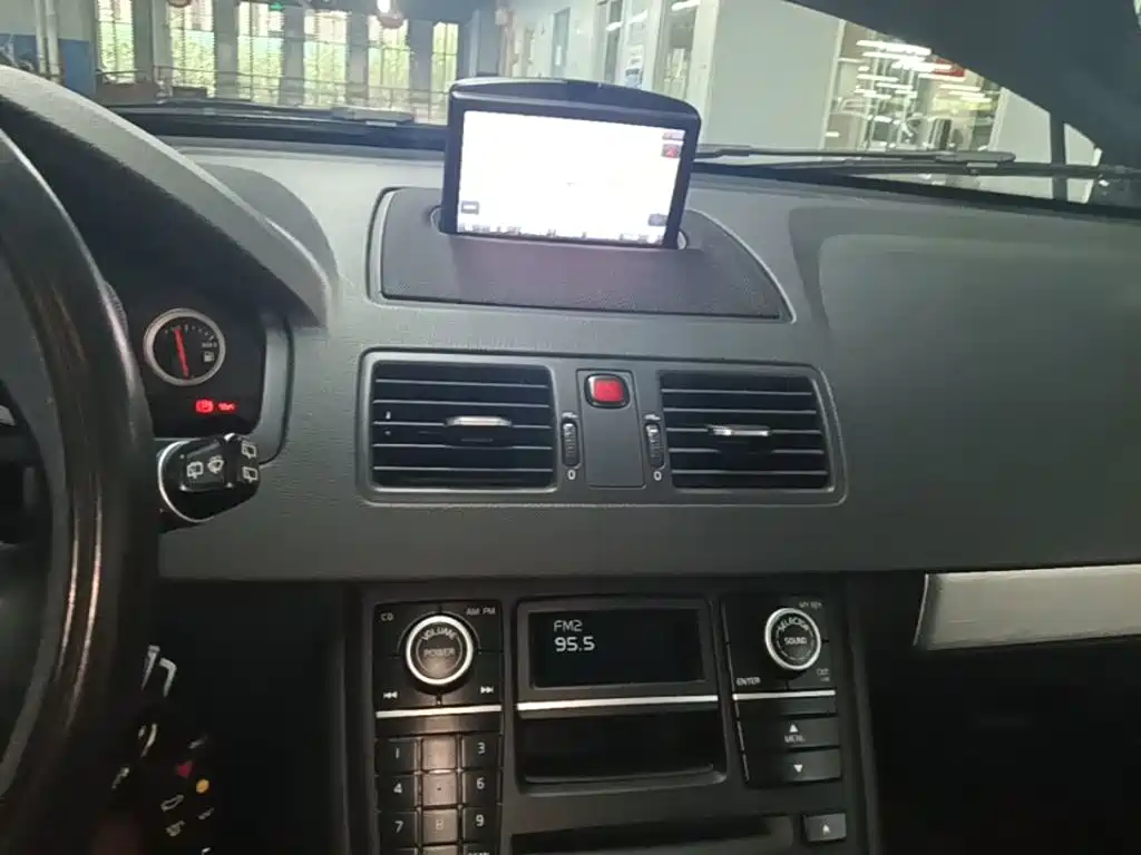 Volvo XC Classic — миниатюра 13