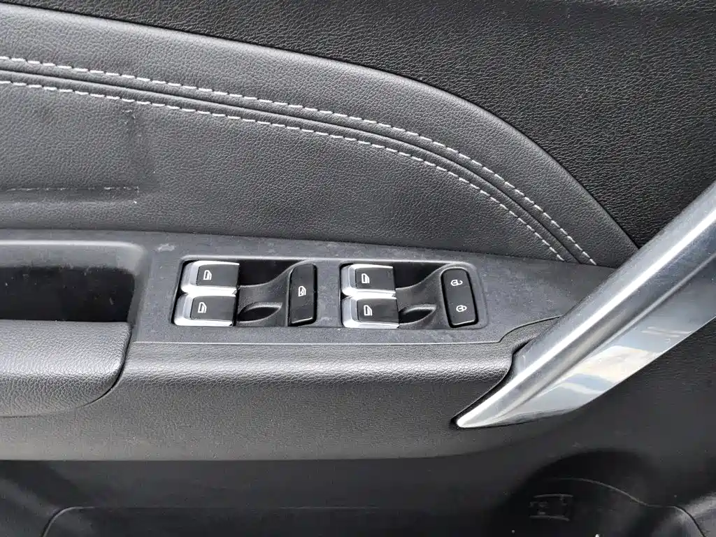 Geely Vision X3 — миниатюра 9