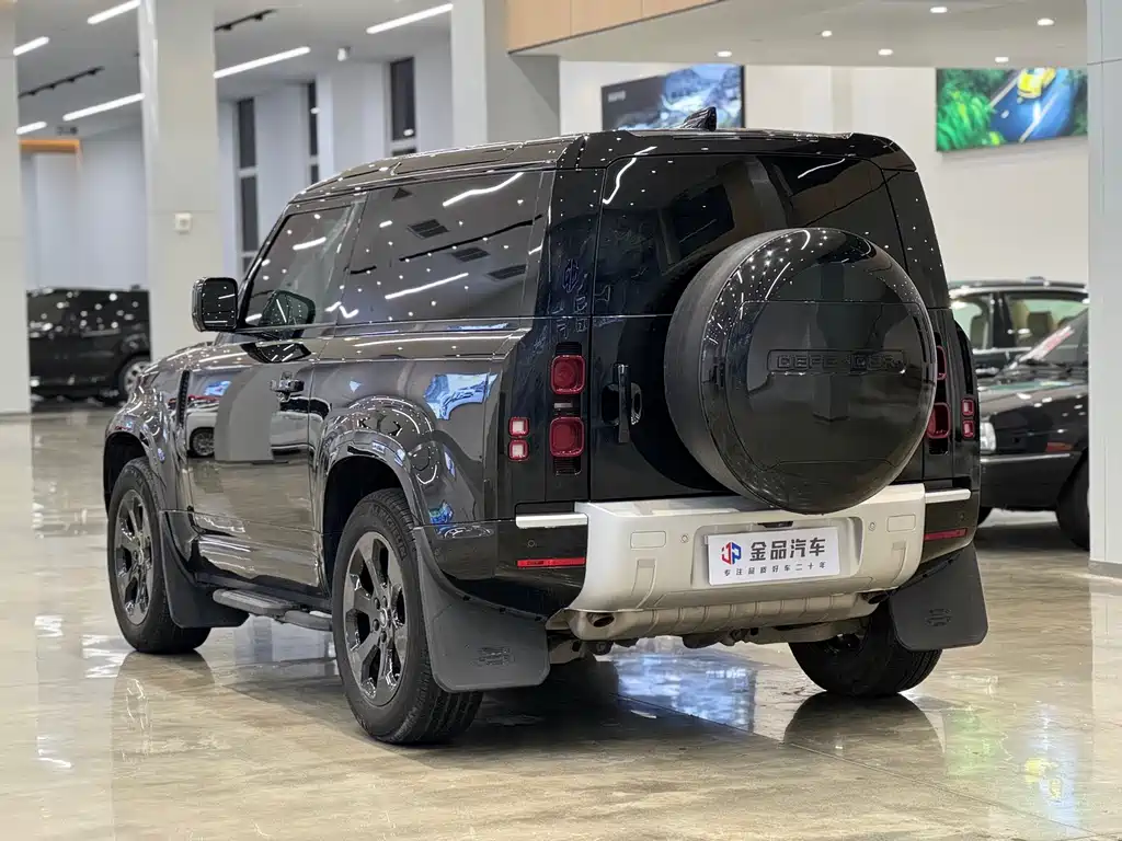 Land Rover Defender — миниатюра 6