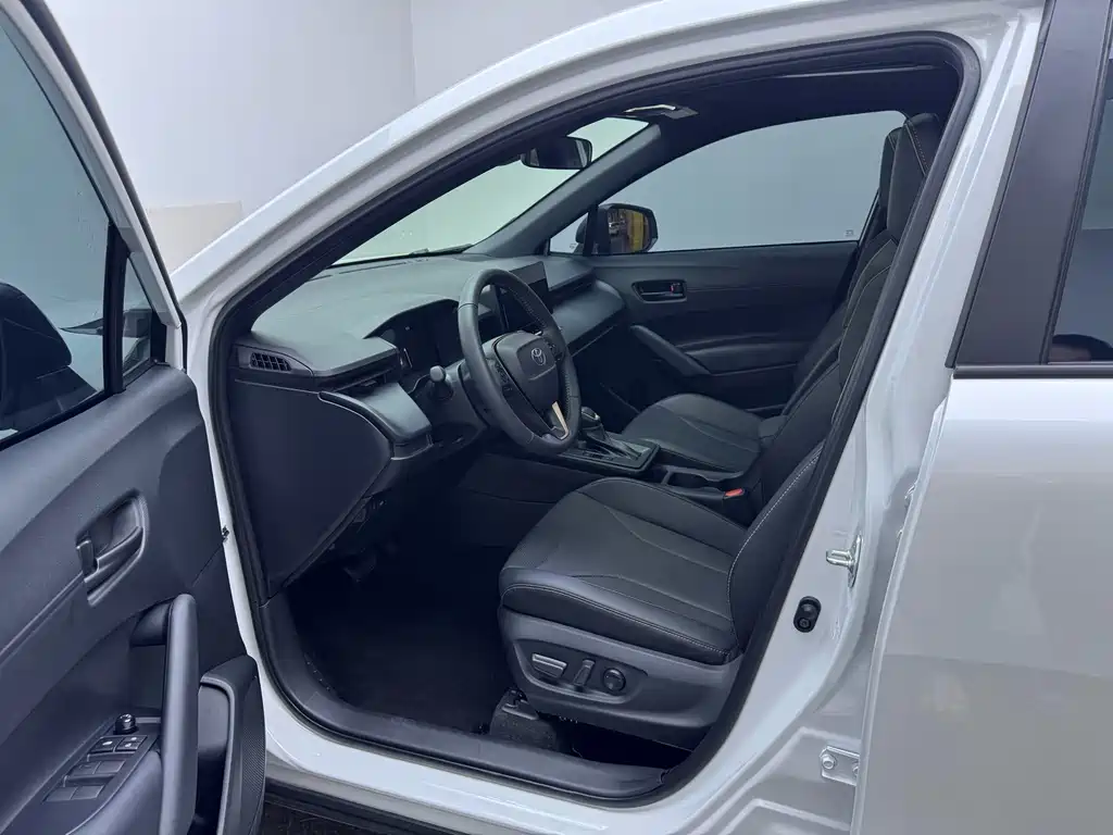 Toyota Corolla Cross — миниатюра 6