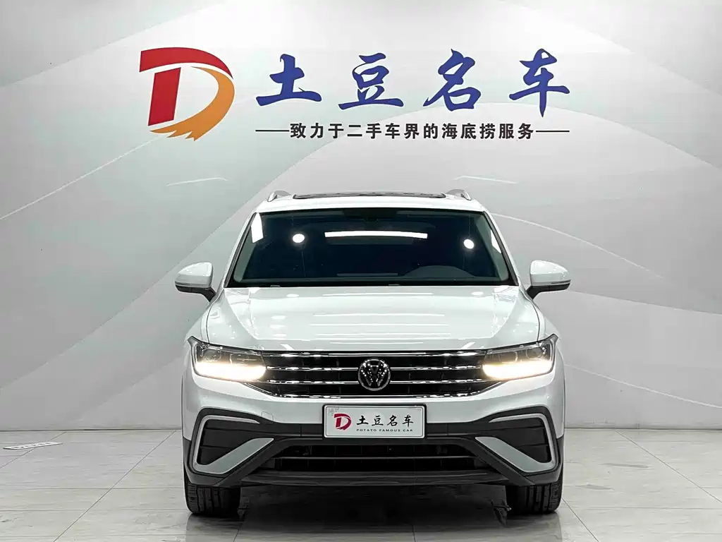 Volkswagen Tiguan L — миниатюра 2