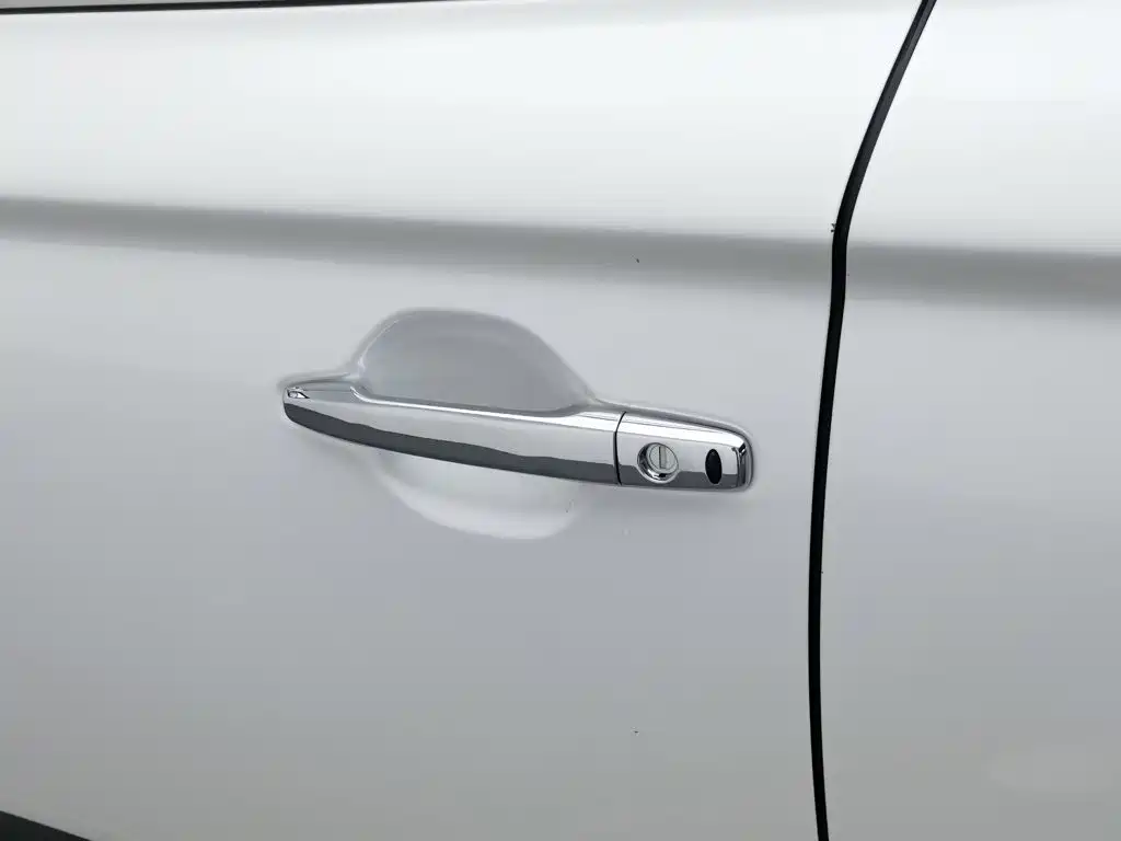 Mitsubishi Outlander — миниатюра 18