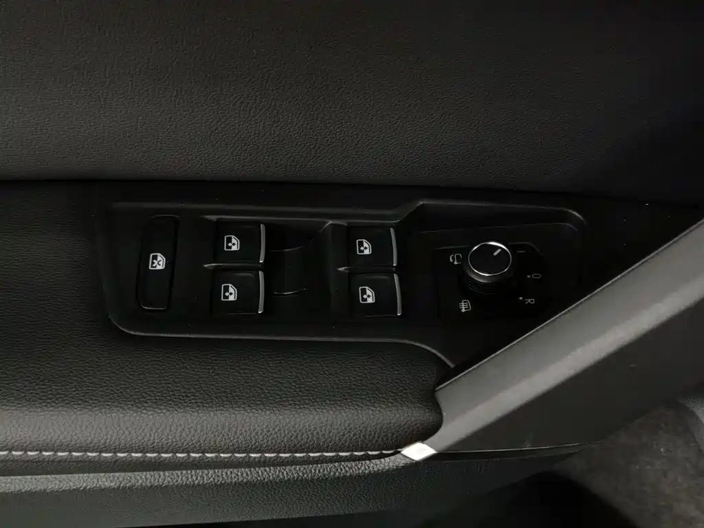 Volkswagen TayronX X 2020 330TSI Luxury Smart Connect