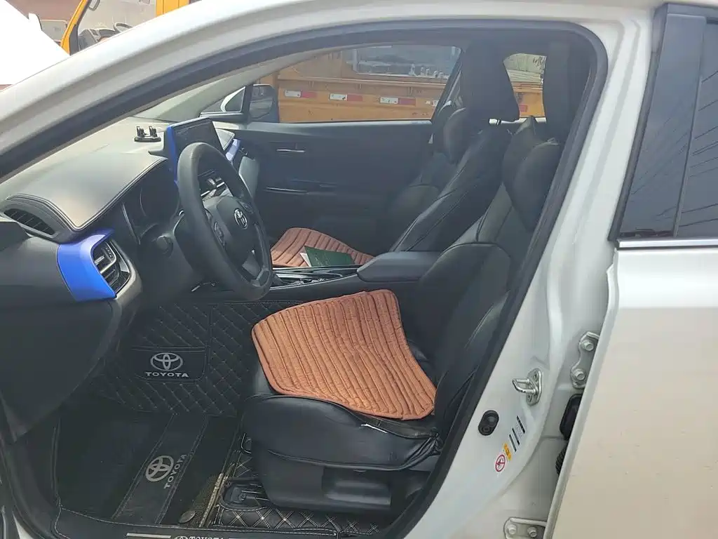 Toyota C-HR — миниатюра 16