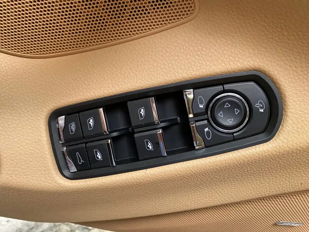 Porsche Panamera — миниатюра 30