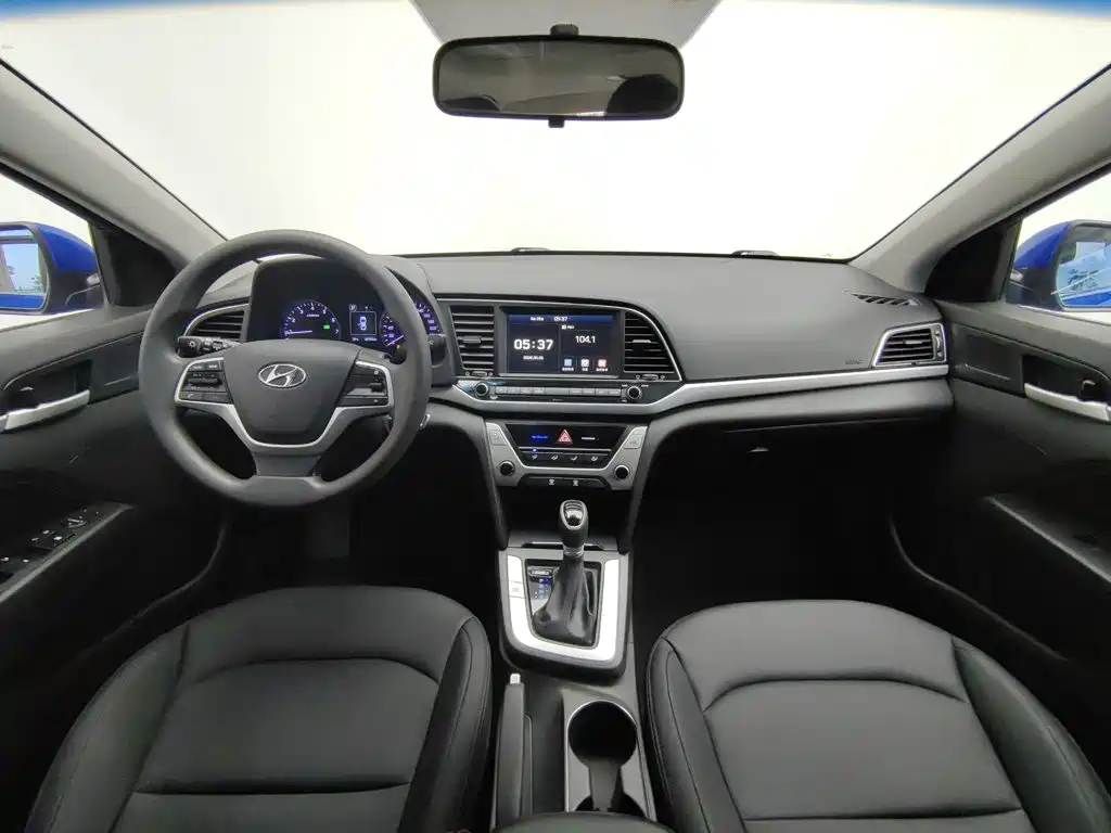 Hyundai Elantra — миниатюра 5