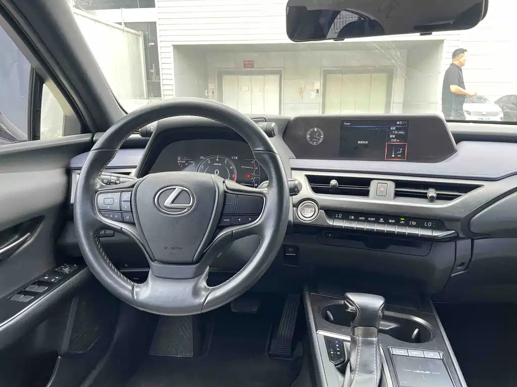 Lexus UX — миниатюра 11