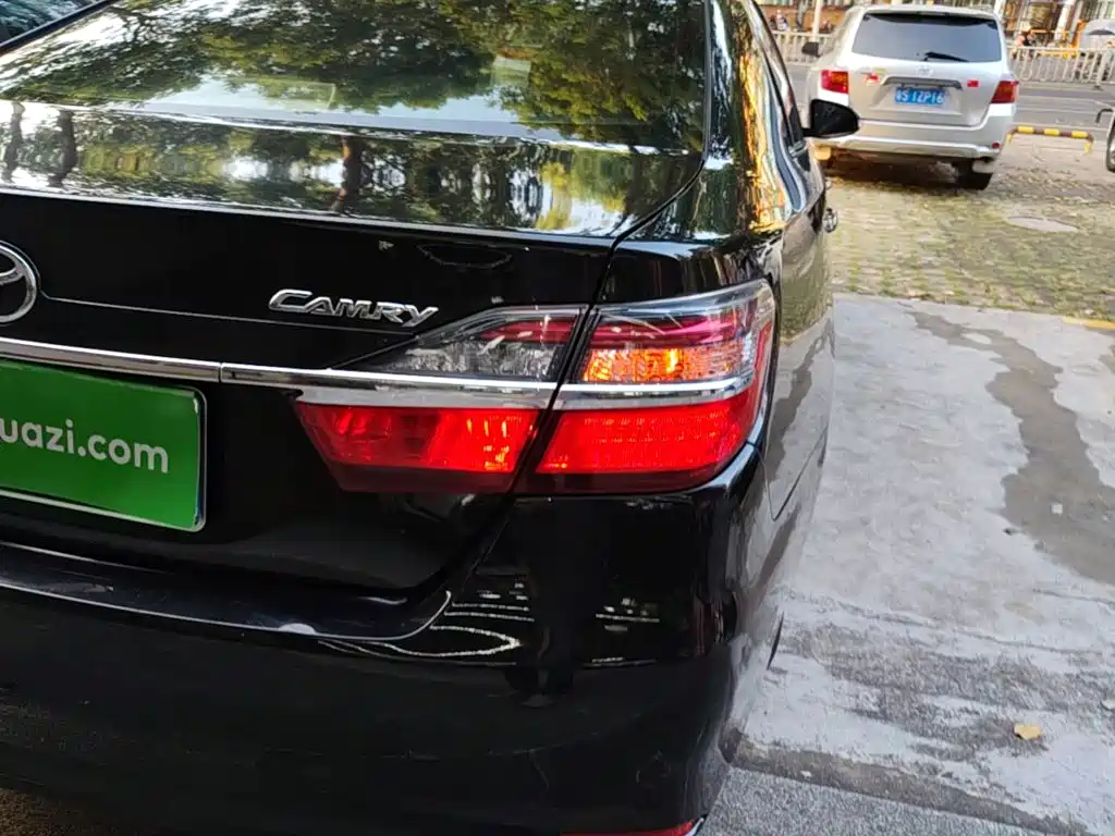 Toyota Camry — миниатюра 8