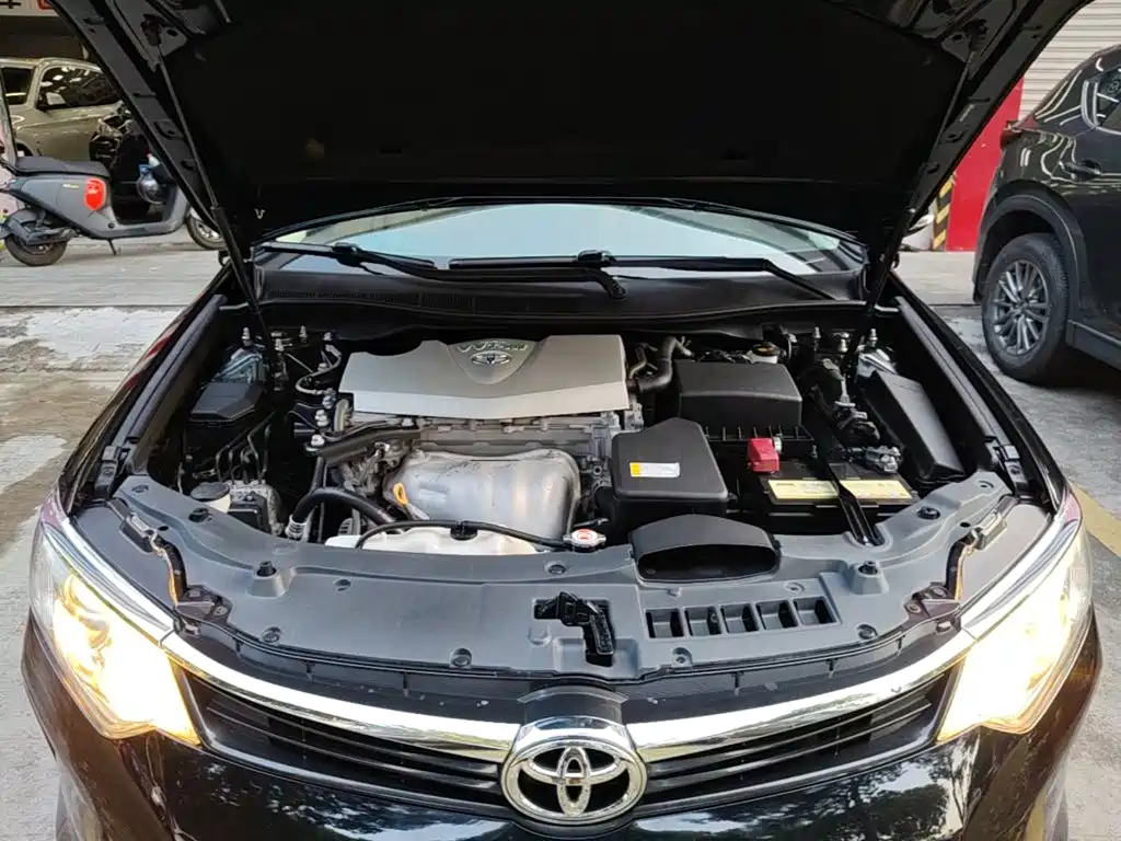 Toyota Camry — миниатюра 20