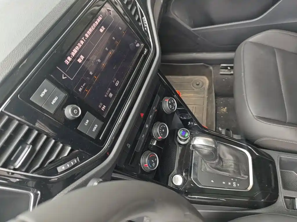 Volkswagen T-Roc — миниатюра 13