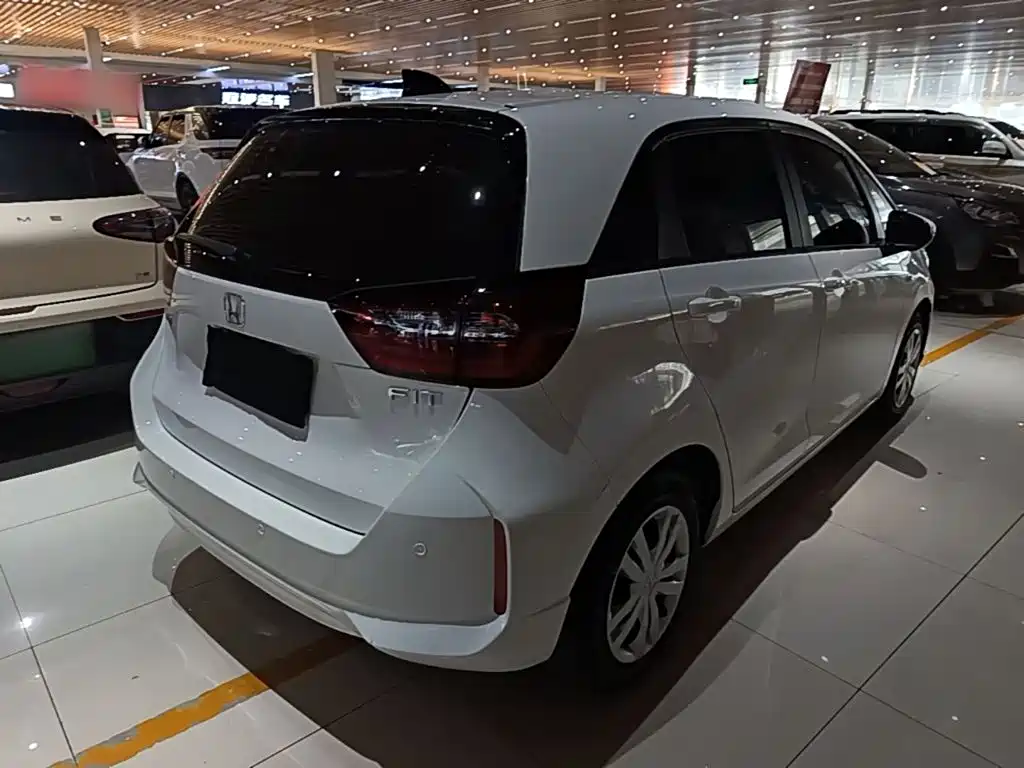 Honda Fit — миниатюра 7