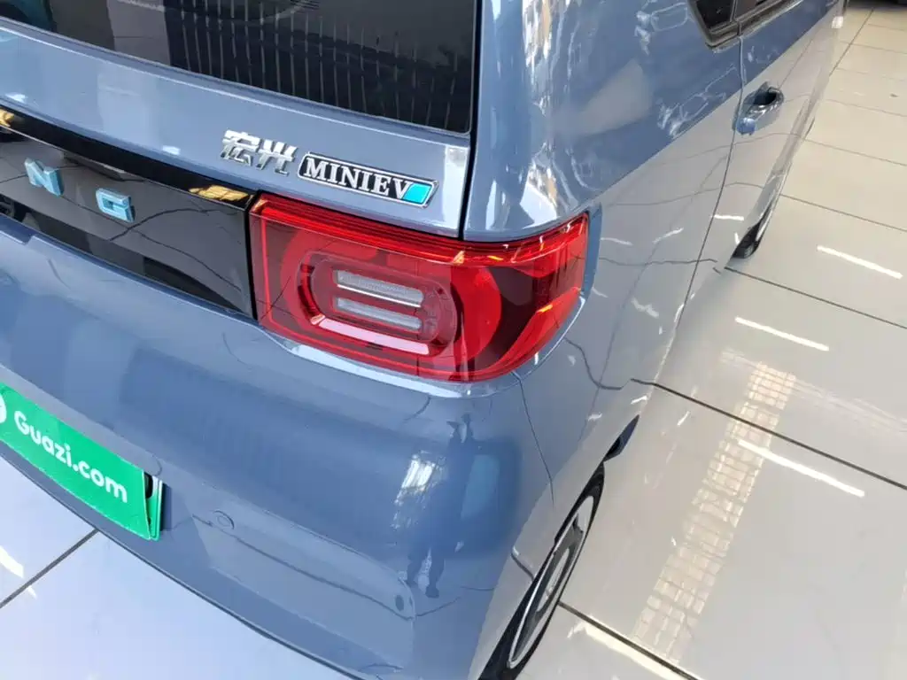 Wuling MINIEV — миниатюра 8