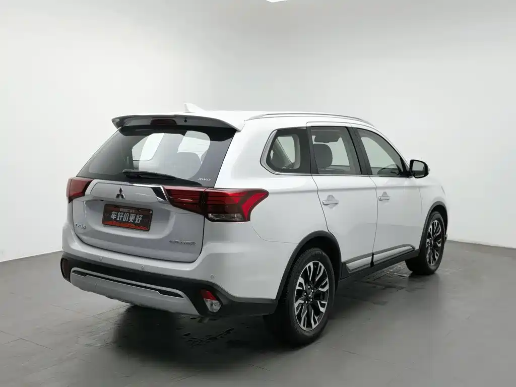 Mitsubishi Outlander — миниатюра 2