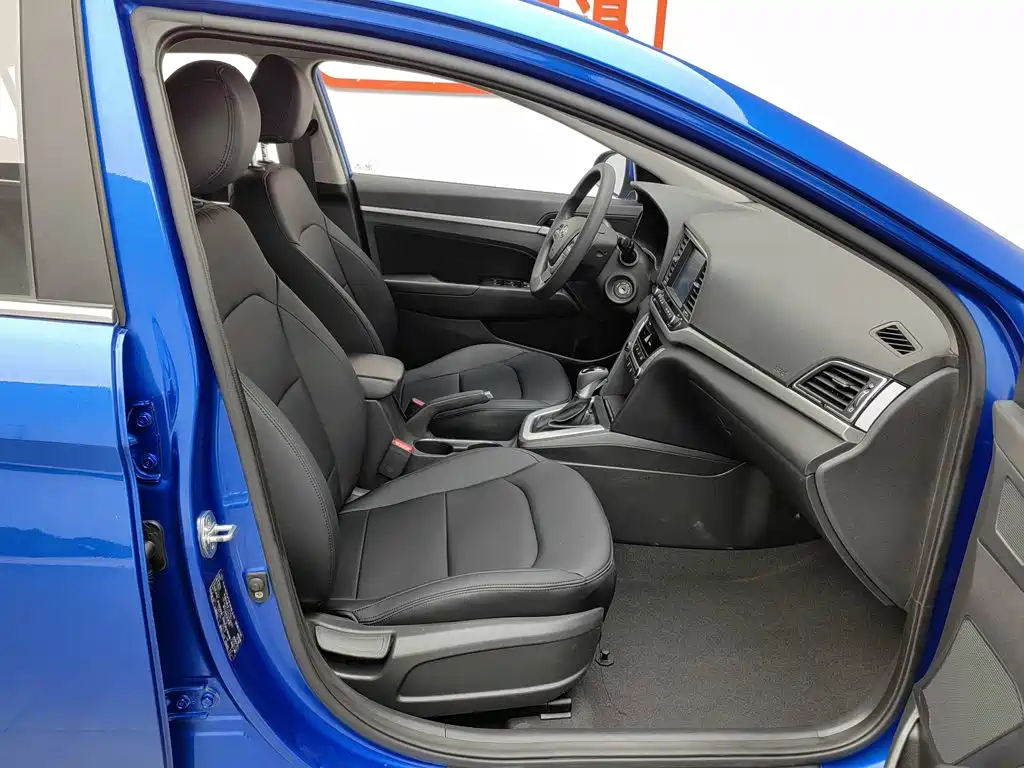 Hyundai Elantra — миниатюра 23
