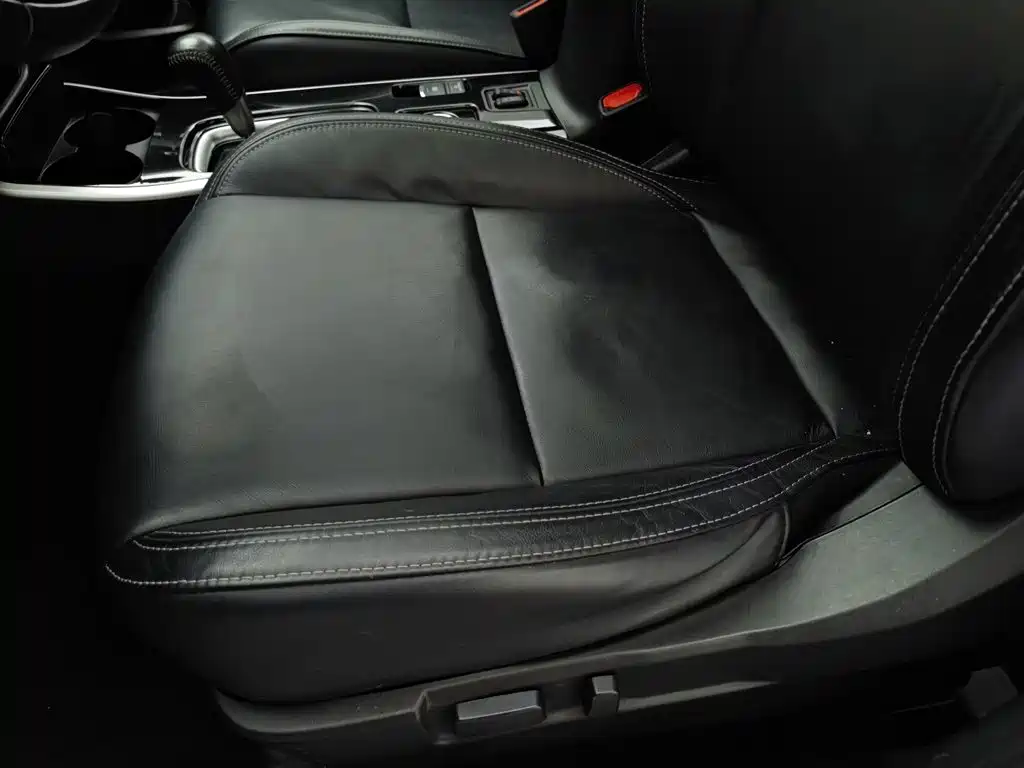 Mitsubishi Outlander — миниатюра 20
