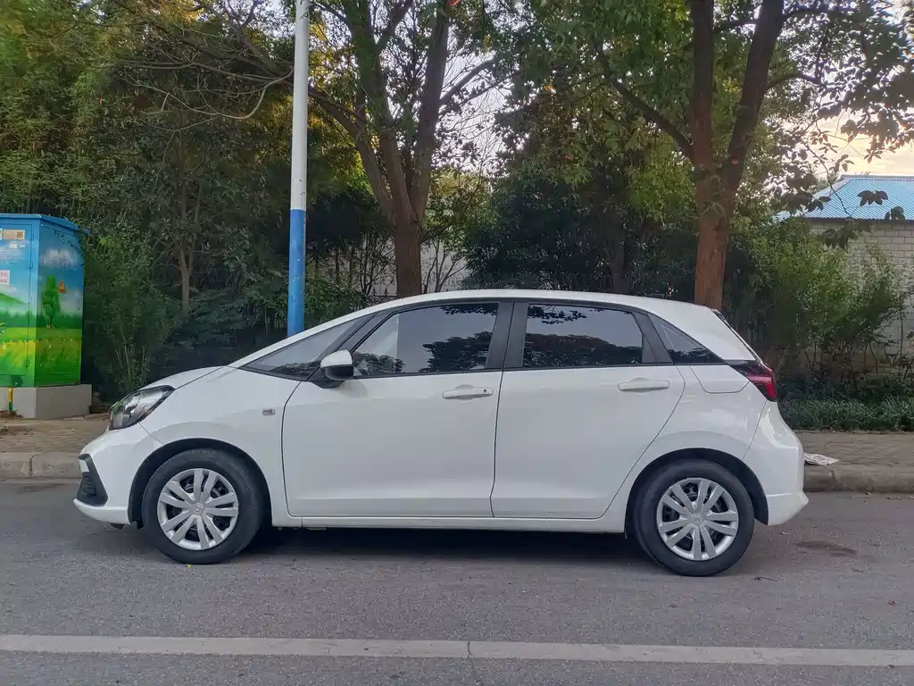 Honda Fit — миниатюра 7