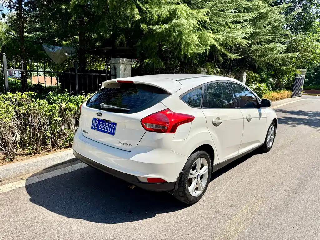 Ford Focus — миниатюра 8