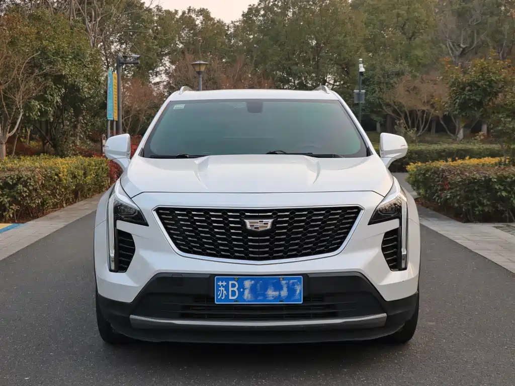 CADILLAC XT4