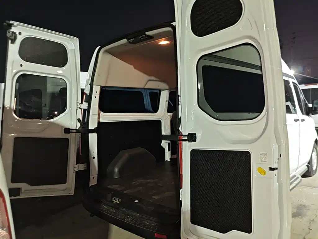 Ford Transit — миниатюра 19
