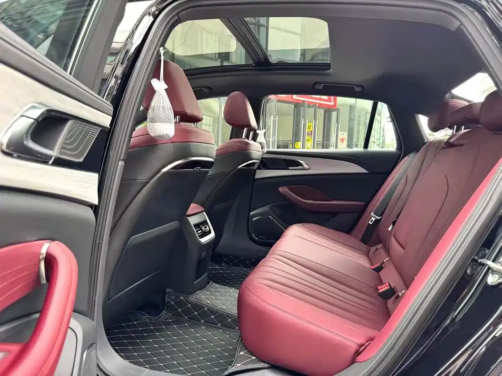 Hongqi Hongqi H5 — миниатюра 5
