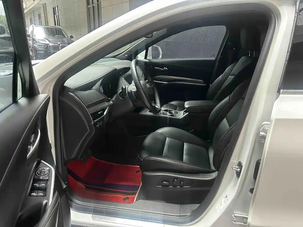Cadillac XT4 2020 28T Lead